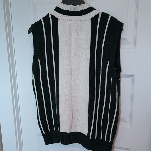 Tommy Hilfiger Green and Off-White V-Neck Sweater Vest - Picture 5 of 5